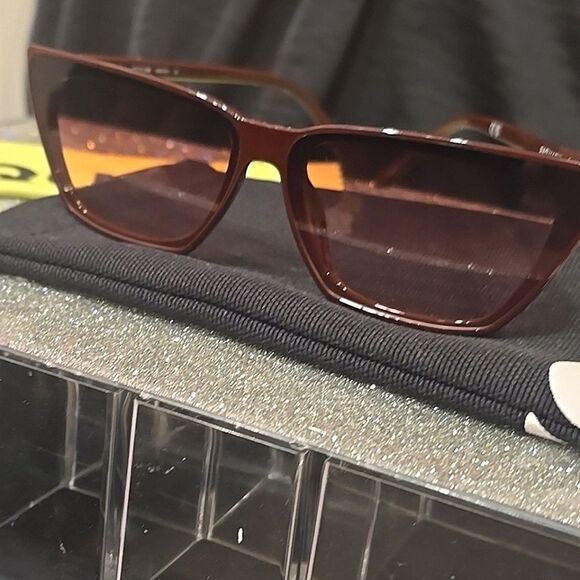 Quay Australia Bad Habit Narrow Cat-Eye Oversized Sunglasses- Oxblood - Picture 10 of 13